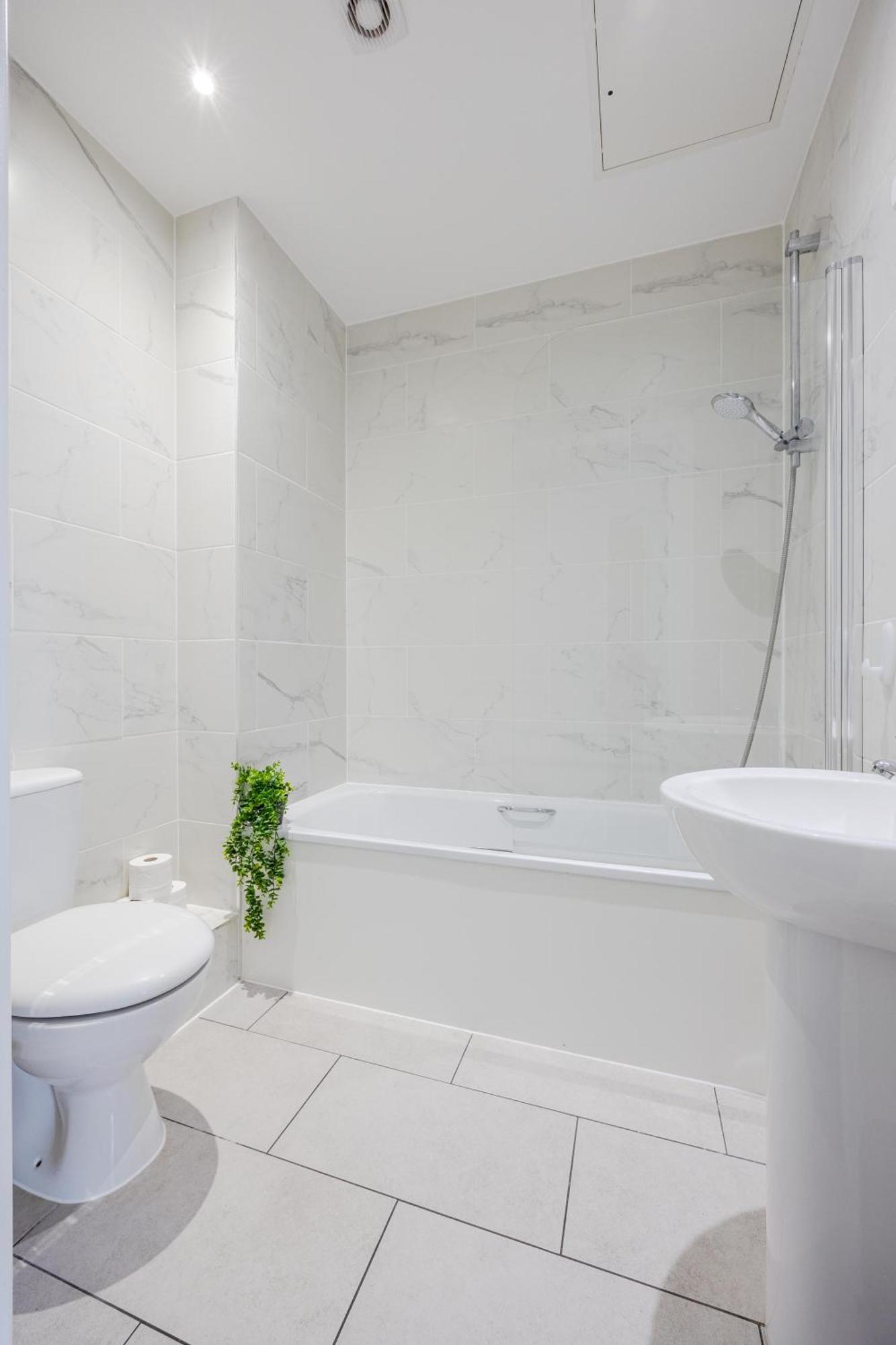Vertigo Apartments 킹스턴어폰템스 외부 사진